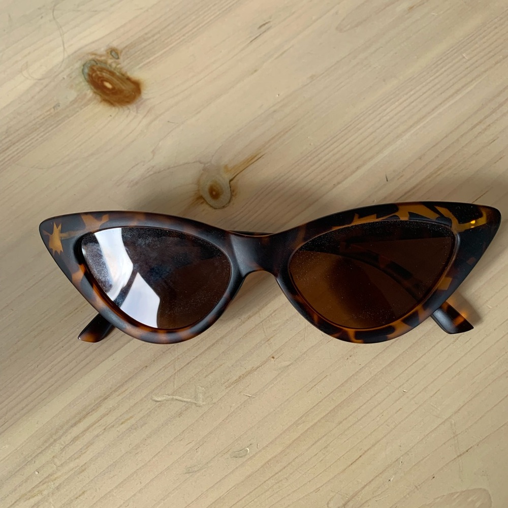 FREE WITH PURCHASE Cat eye sunglasses